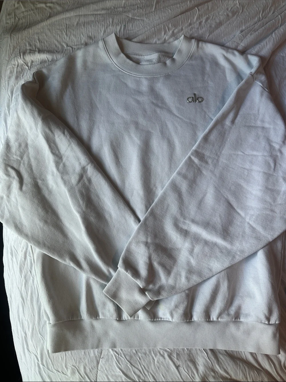 ALO Yoga Accolade Crewneck Sweatshirt in White size Small w flaw*